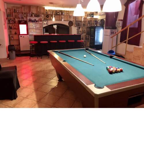 Whole basement former pub3 for bachelor / bachelorette party