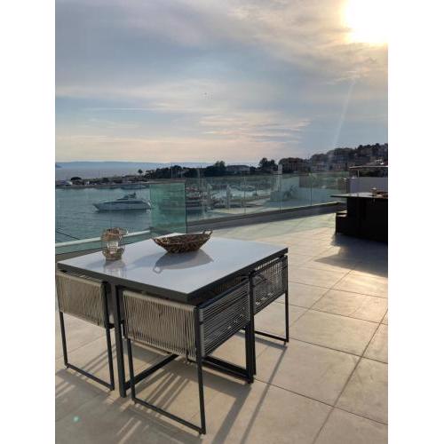 Wide Blue Luxury Boutique Suites