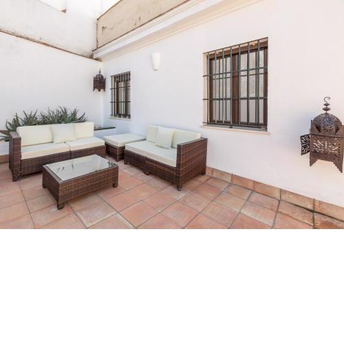 Wide with Terrace & Parking- 3Bd 2Bth- Alfalfa