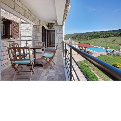 Wild Fig Retreat Sirocco