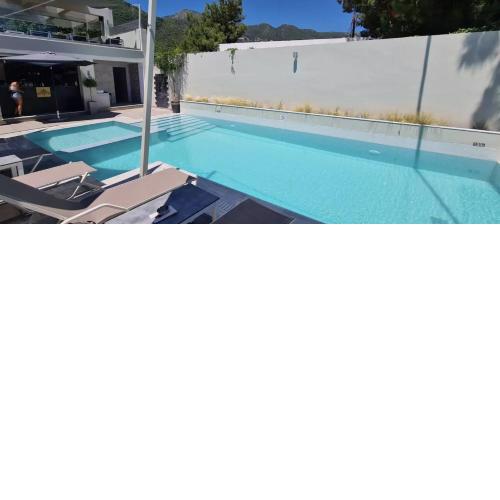 Windrose Apartments - Shared Pool