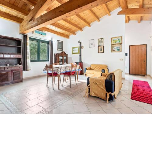 With garden and air conditioning among the Flamingos