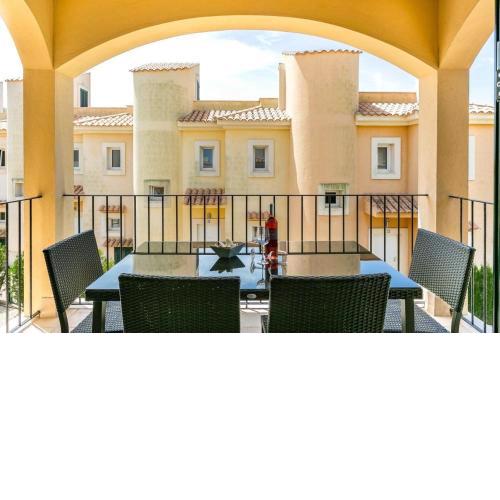 Wohnung in Urbanitzaci El Paraíso mit gemeinsamem Pool, Terrasse und Grill und Meerblick