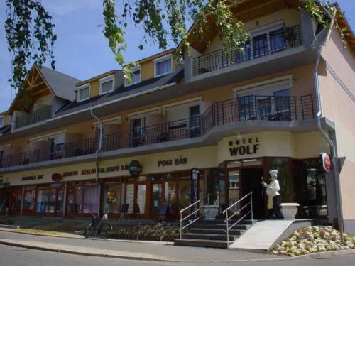 Wolf Hotel