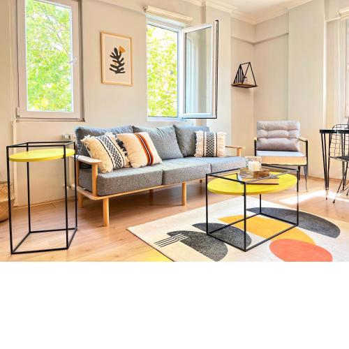 WONDER HOMES- Cozy Flat, 2BR, Terrace, Cihangir