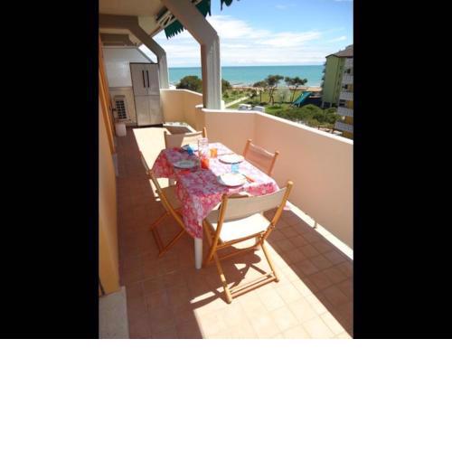 Wonderful apartment for 5 people with terrace by Beahost Rentals