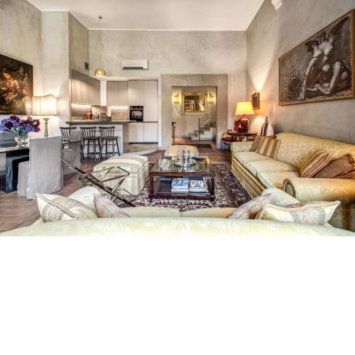 Wonderful Apartment with Balcony in Piazza Margana
