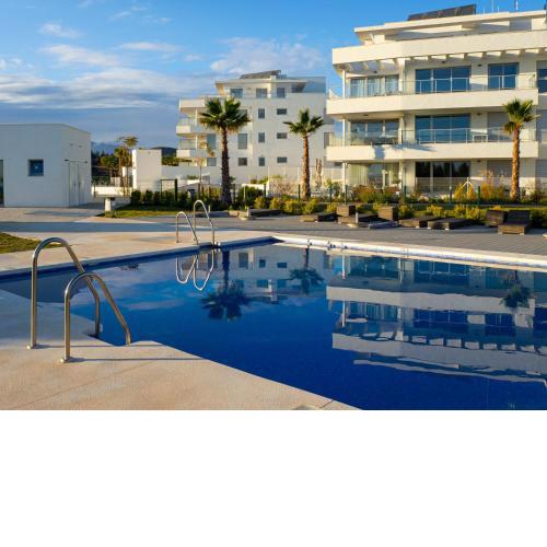 Wonderful, excellent new 4-bed apartment near Málaga with indoor and outdoor swimmimg pools, gym and sauna facilities