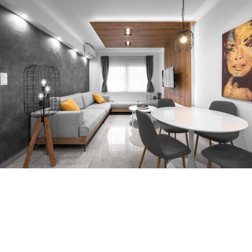 Wood n White, Nilie Hospitality MGMT