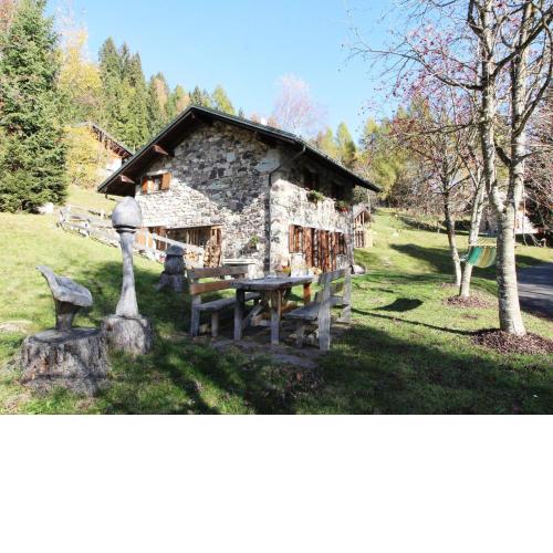 Wooden chalet in Pieve Tesino with garden