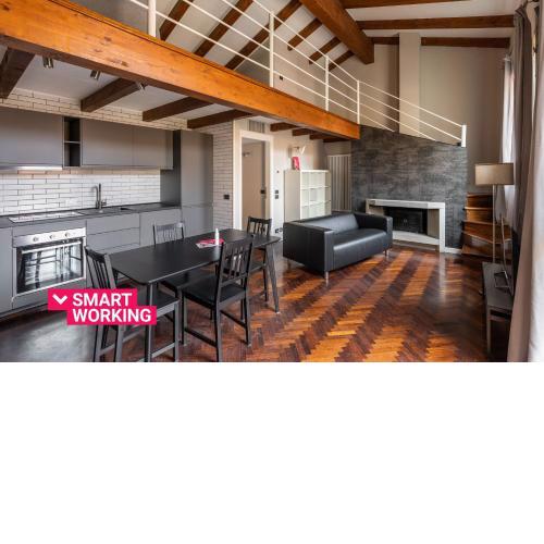Wooden design Apartment by Wonderful Italy