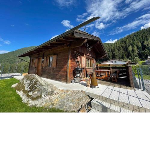 Wooden Holiday Home in Pill with Terrace