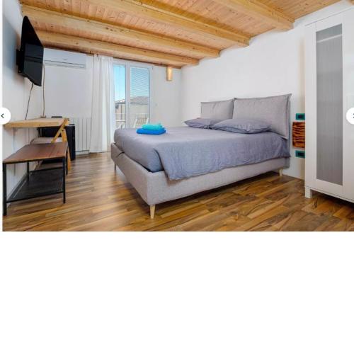 Wooden Room Sardinia (free breakfast/wifi)