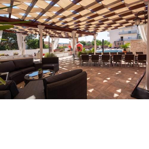 Xxxl Villa Ancora For 262 Guests