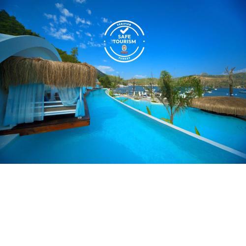 Yacht Classic Hotel - Boutique Class