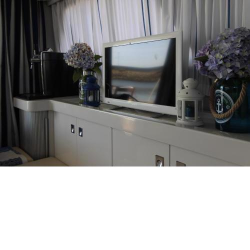 Yacht Hotel