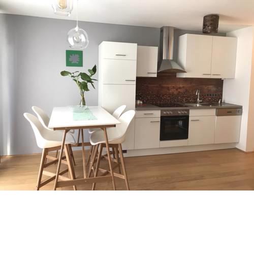 Yellow Flower Apartment with Pool - 5 min to Lake