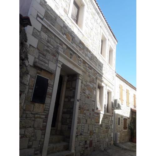 Yenifoça taş ev 1.daire