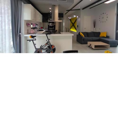 Yianna's Modern Central Home in Chania