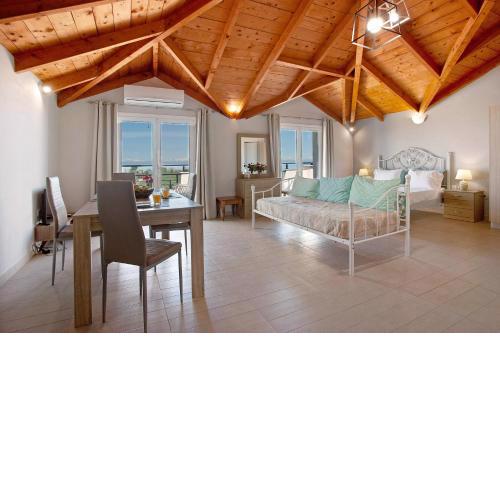 Yiannis Suite with Sea View 10