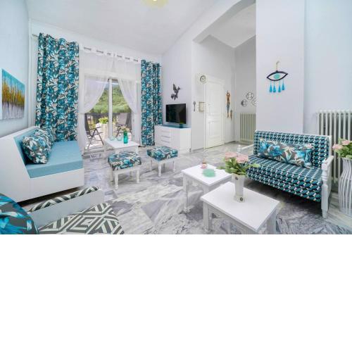 yiayia and papou Luxury House