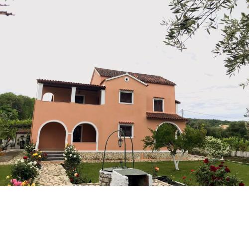 Yiouli Holiday Home