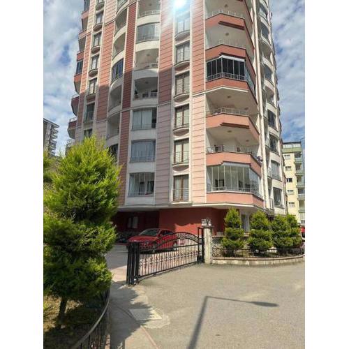 Yomra merkezde full yapılı daire
