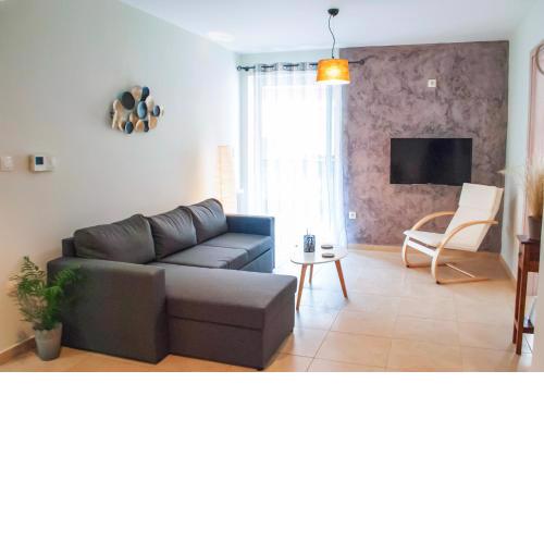 Your Athenian Hideaway: Cozy Apartment in the City Center