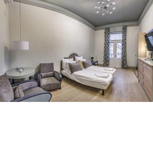 Your Private Parliament View In The Lap Of Luxury