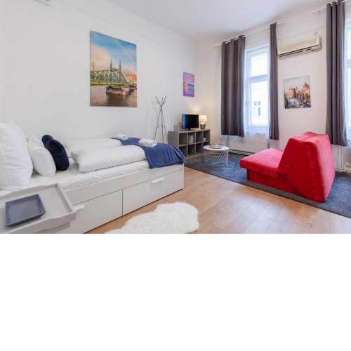 Your Sunny Buda Castle Tunnel Studio