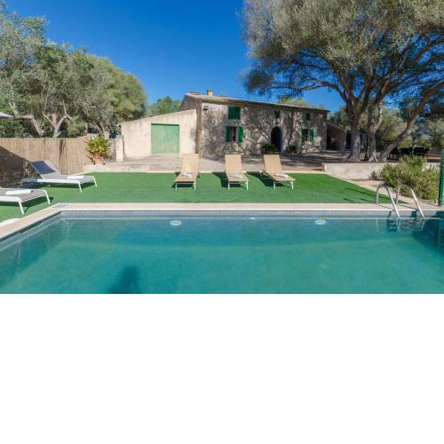 YourHouse Llampi, quiet villa in the countryside with private pool