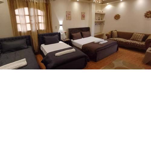 Yoya pyramids inn