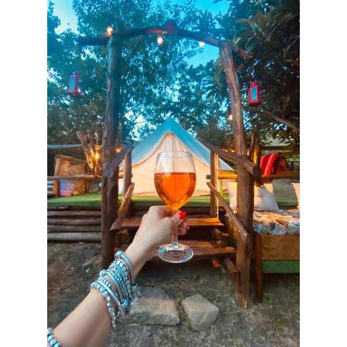 Yurta con uso piscina e vista meravigliosa