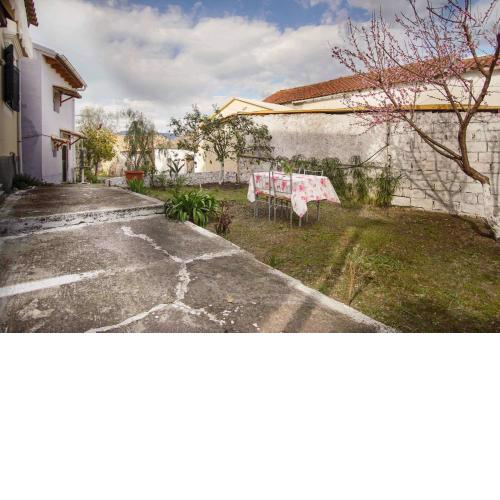 Yvoni Village house