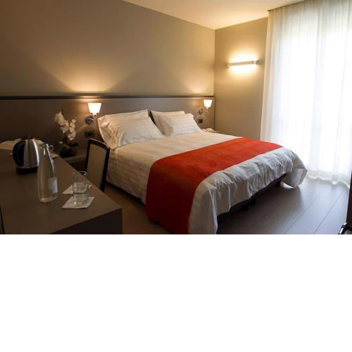 Zara Rooms & Suites