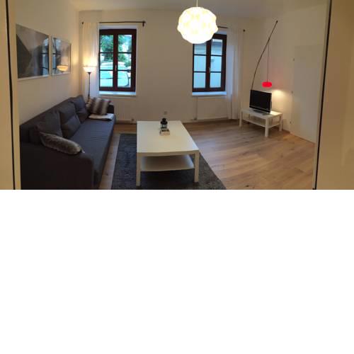 Zentrale Altbauwohnung mit Flair