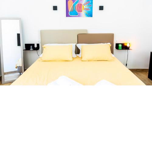 Zeta Rooms