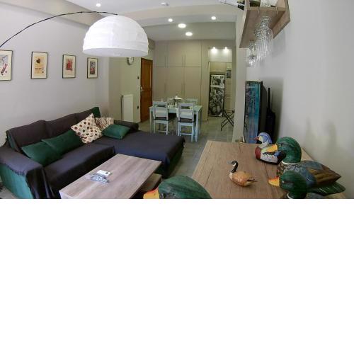 “ZEUS”, STYLISH LUXURY BUSINESS SUITE in the heart of Athens.
