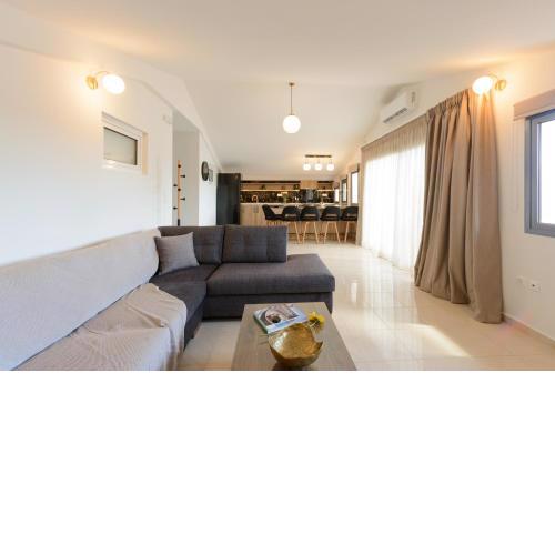 Zissis Suites Downtown Apartment
