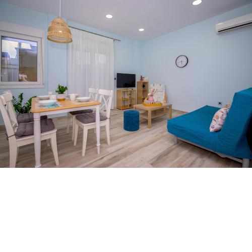 Zoe's City Apartment