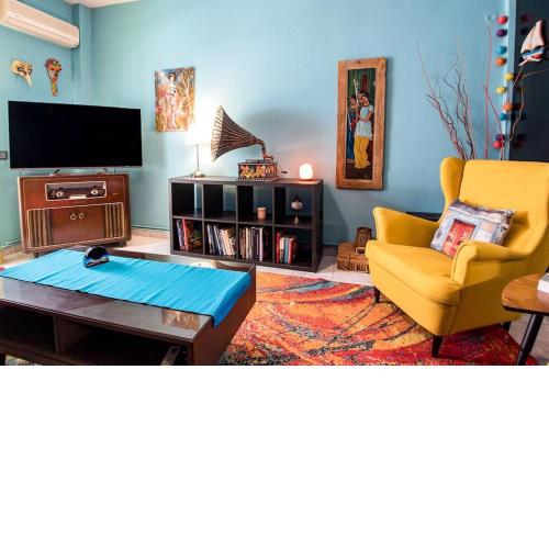 Zois Cozy n Vibrant Apartment