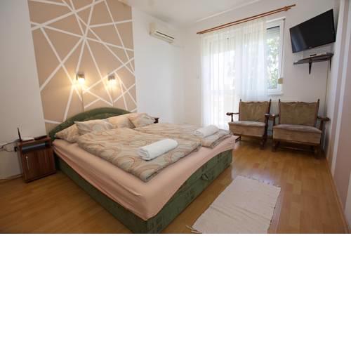 Zoli Apartmanok-Zoli2 Kölcsey 34-36