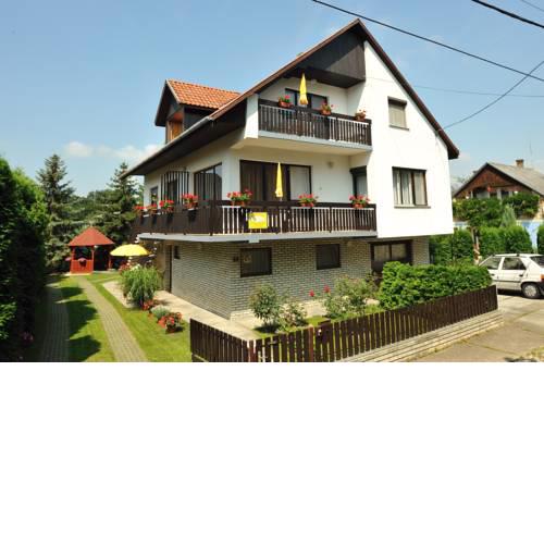 Zsuzsa Apartman