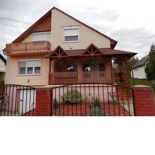 Zsuzsanna Apartmanház