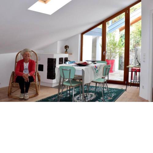 Zweizimmer-Wohnung mit Schlossblick