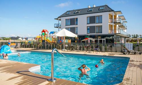 Baltské more: Prímorské letovisko 700 m od piesočnatej pláže v Blu Apartments s polpenziou a wellness + bazény