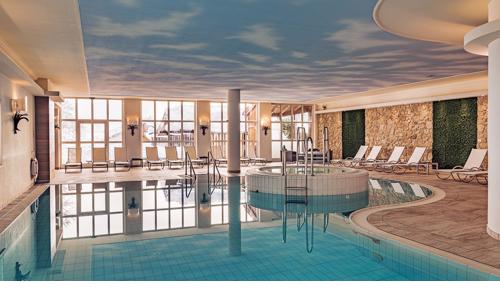 Bavorsko pri jazere Chiemsee v Hoteli Unterwirt ****superior s polpenziou, 2 bazénmi a saunami + zľava na golf