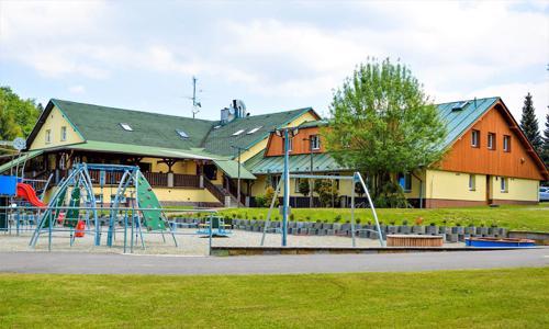 Beskydy neďaleko Lysej hory: Hotel Budúcnosť s neobmedzeným wellness (vírivka, sauny) a fitness + polpenzia