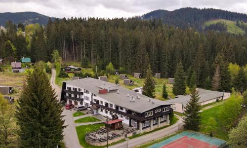 Beskydy pri chodníku v oblakoch: Hotel Bečva s raňajkami + bowling, tenis, ping pong a detské ihrisko