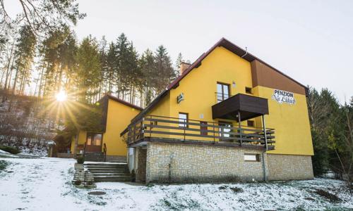Beskydy pri Pustevnách: Penzión Na Lůkách s polpenziou, saunou, kúpacou kaďou + detské ihrisko a ohnisko